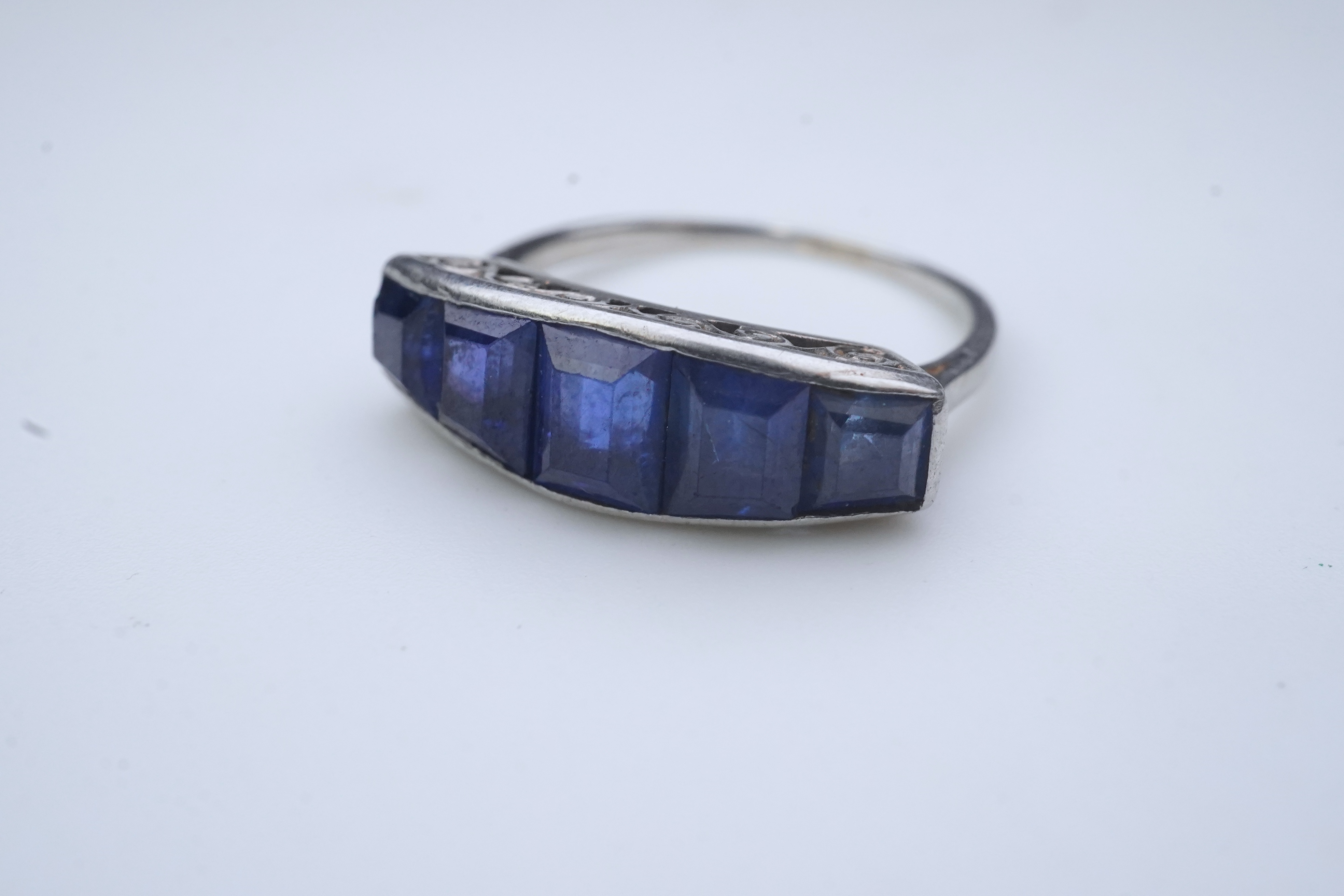 An Art Deco sapphire ring, 1930s